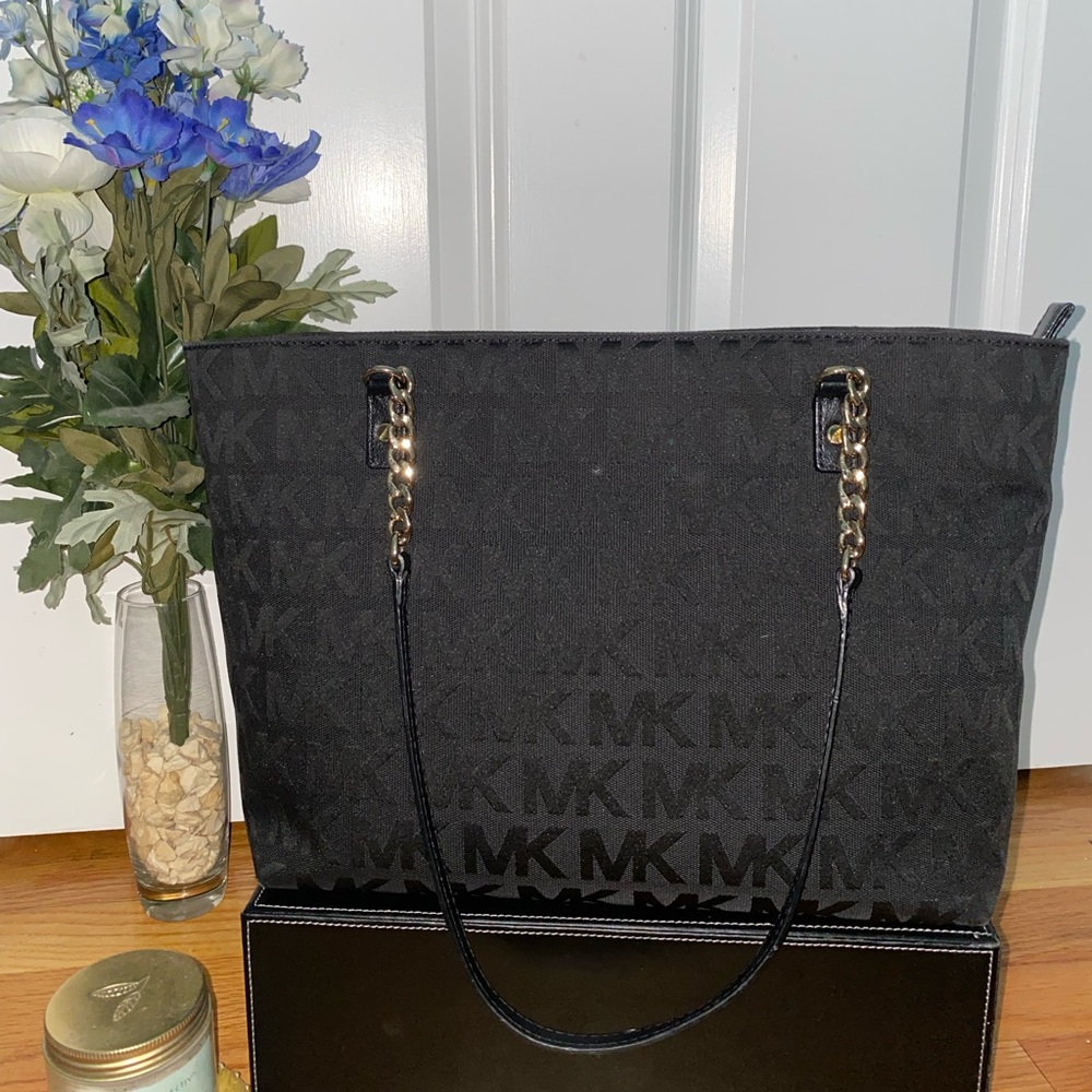 Michael Kors Jet Set Travel Chain - Picture 1 of 5
